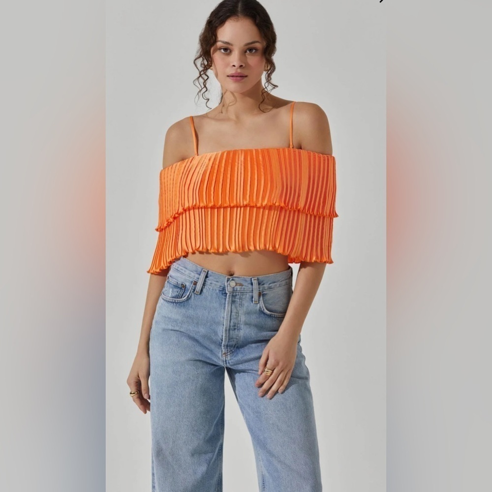 ASTR The Label Pleated Tiered Ruffled Top Orange Size Medium NEW $59